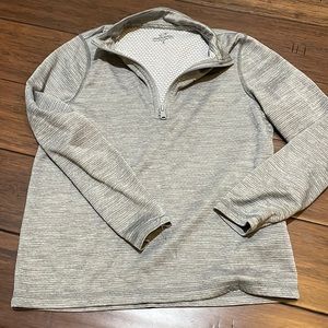 Vineyard Vines 1/4 Zip EUC Size Small (8-10) Grey
